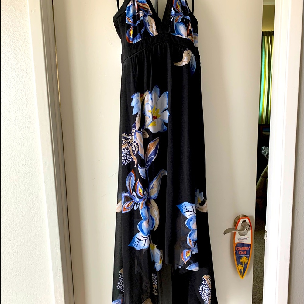 Beautiful Like new Halter Dress.